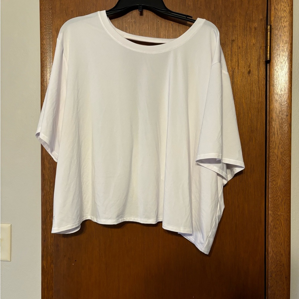 Fabletics White Short Sleeve Tee